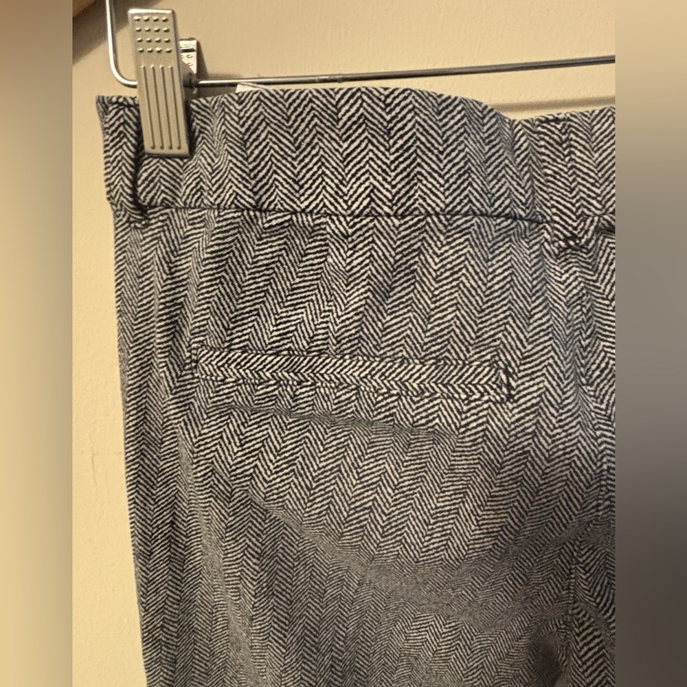 Old Navy Black and White Herringbone Pants - Picture 5 of 12